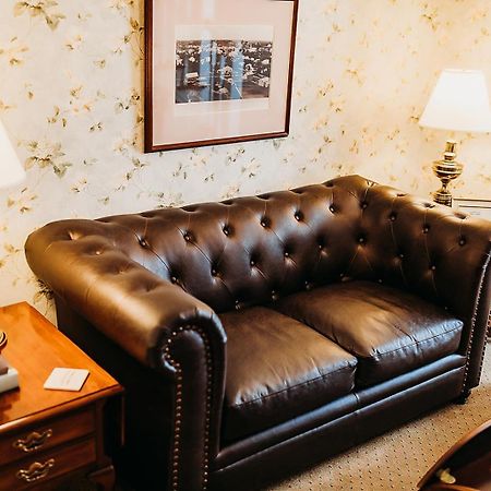 The Rochester Inn Sheboygan Falls Ngoại thất bức ảnh