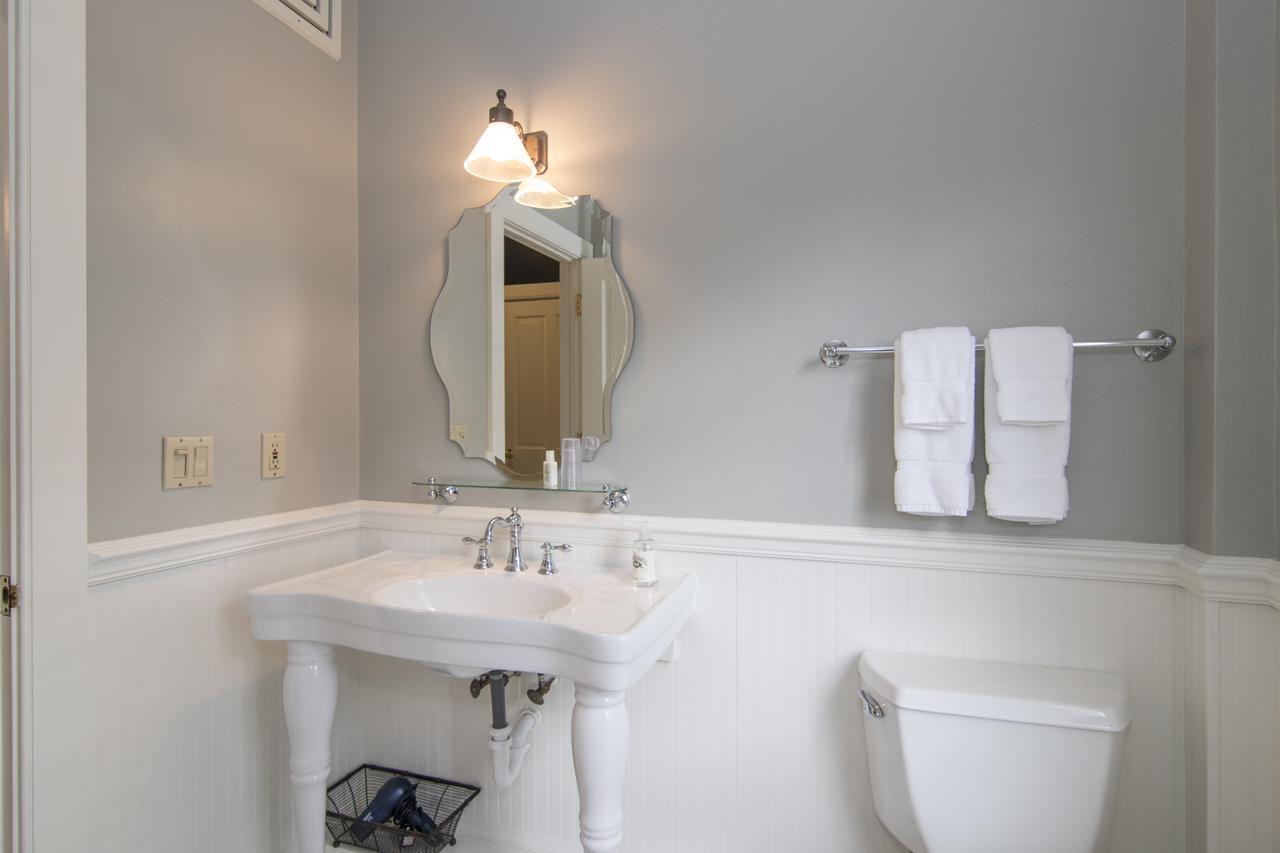 The Rochester Inn Sheboygan Falls Ngoại thất bức ảnh